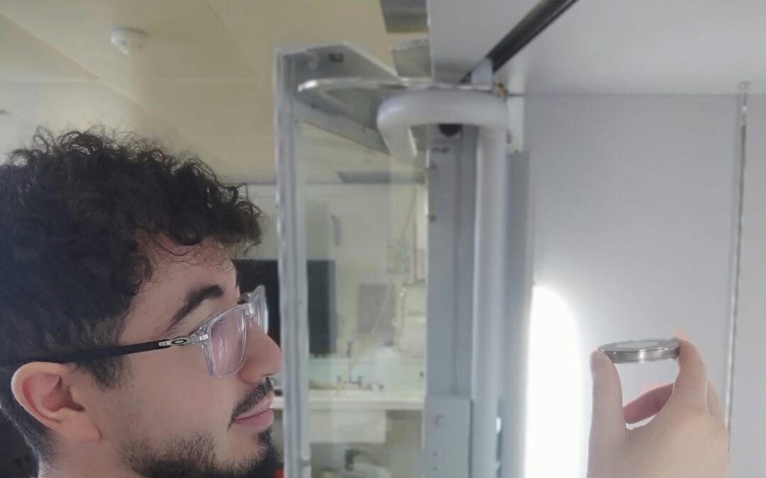 Jessim OMIRI a rejoint l’Université Paris Cité en tant qu’Assistant Ingénieur à la plateforme RX